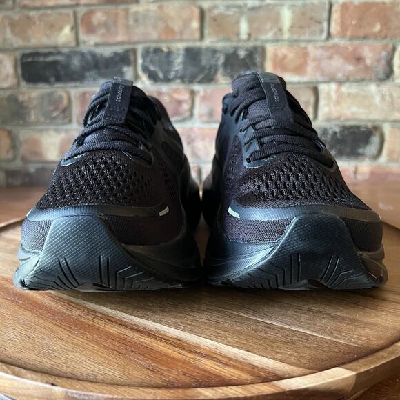 Saucony Guide 17 Triple Womens 7 W Black Road Running Max Cushion Shoes Sneakers - Picture 5 of 16